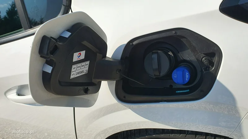 Peugeot 208 39