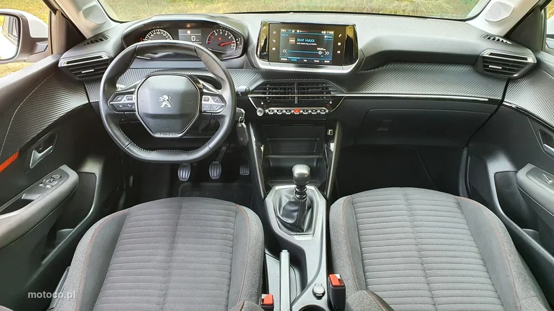 Peugeot 208 5
