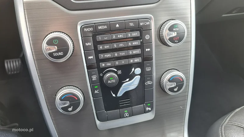 Volvo V70 25