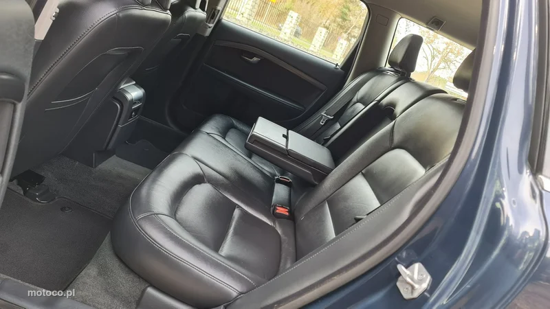 Volvo V70 8