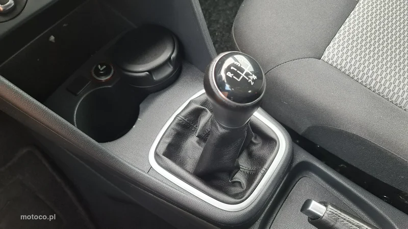 Volkswagen Polo V 6R 22