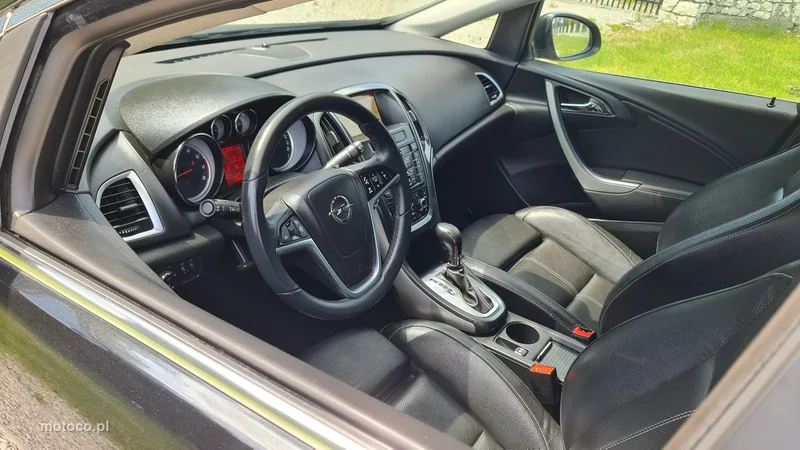 Opel Astra J 11