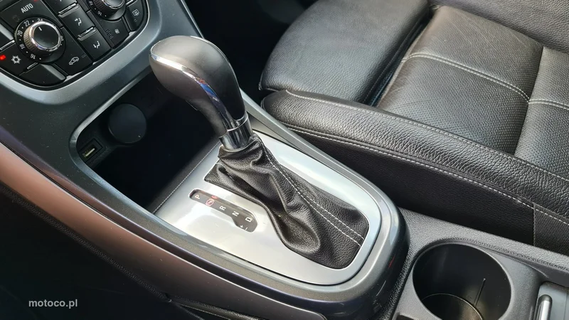 Opel Astra J 24