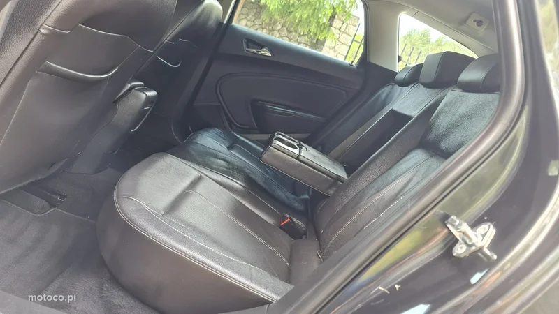 Opel Astra J 8