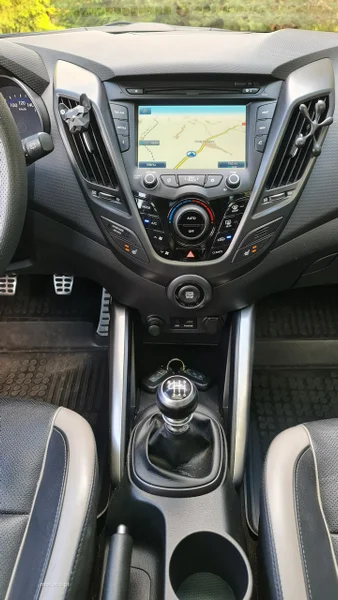 Hyundai Veloster 18