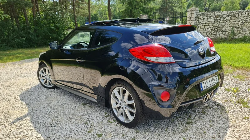 Hyundai Veloster 4
