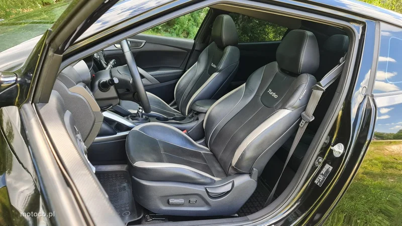 Hyundai Veloster 6