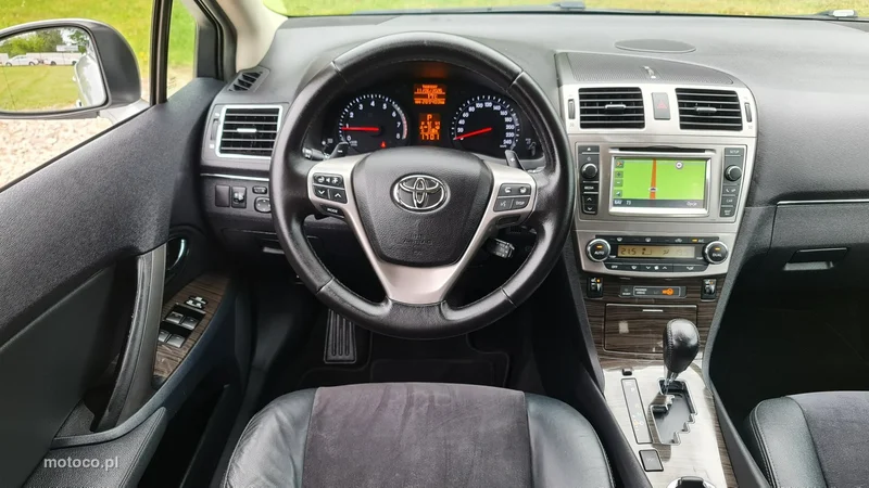 Toyota Avensis T27 16