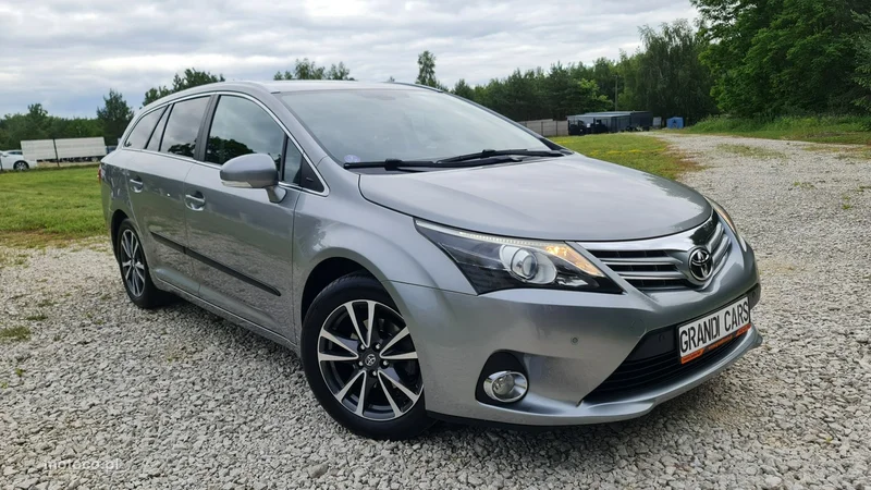 Toyota Avensis T27 3