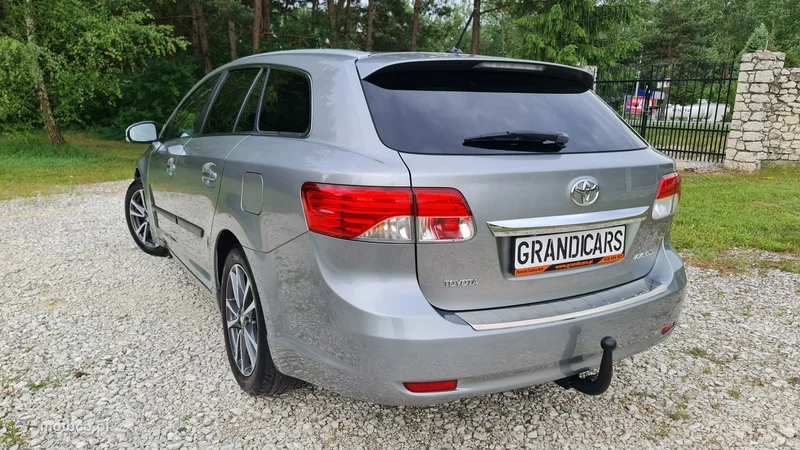 Toyota Avensis T27 4