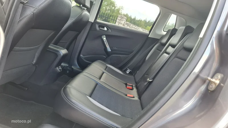Peugeot 2008 8