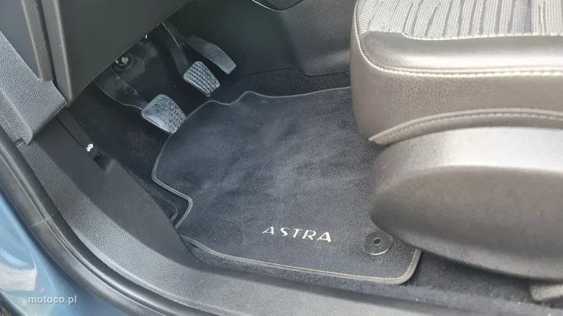 Opel Astra J 13