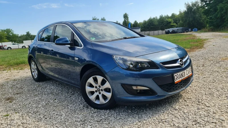 Opel Astra J 3