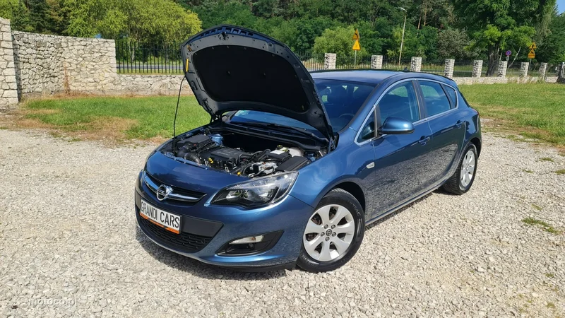 Opel Astra J 32