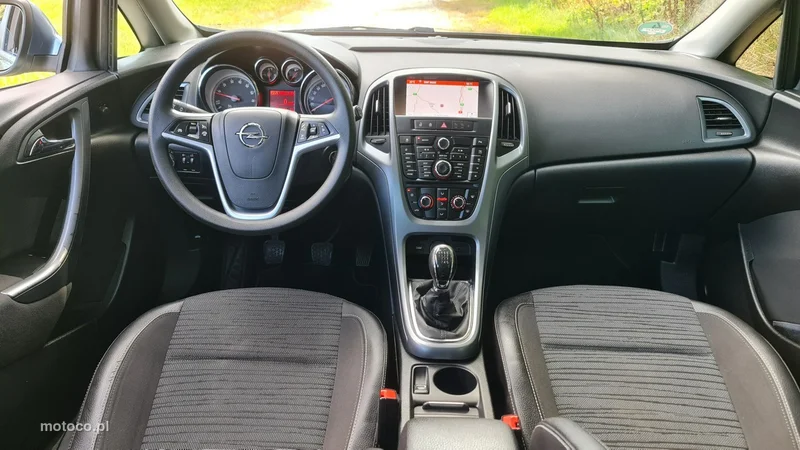 Opel Astra J 5