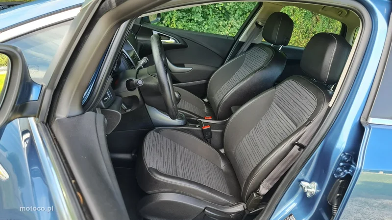 Opel Astra J 6