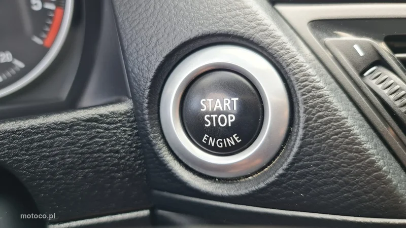 BMW X1 F48 21