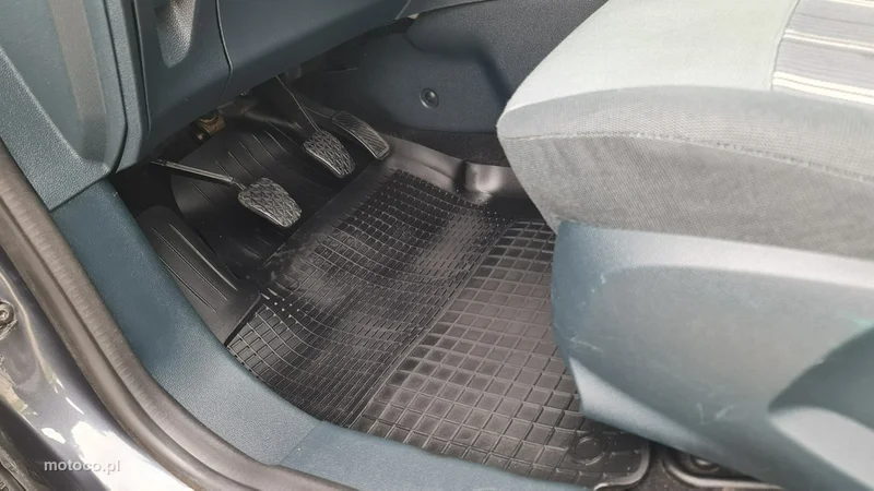 Ford Fiesta VI 14
