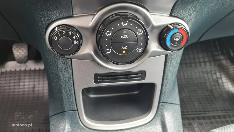 Ford Fiesta VI 23