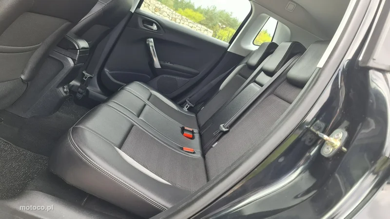 Peugeot 2008 8