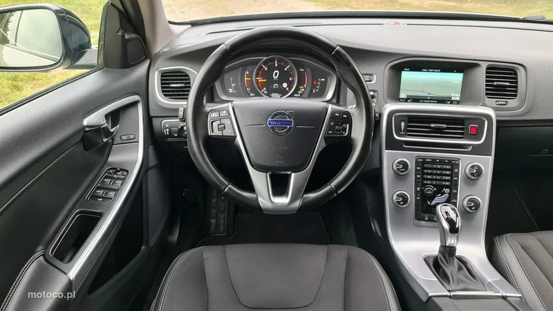 Volvo V60 Cross Country 16
