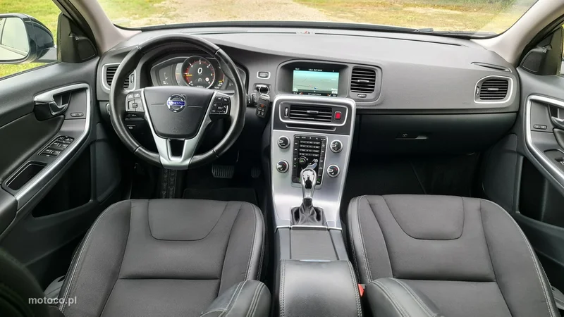 Volvo V60 Cross Country 5