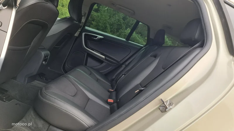 Volvo V60 Cross Country 8