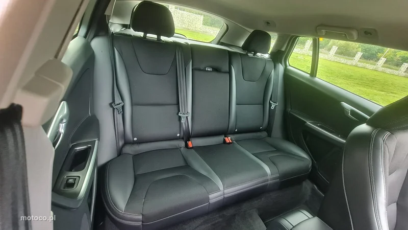 Volvo V60 Cross Country 10