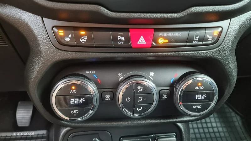 Jeep Renegade 21