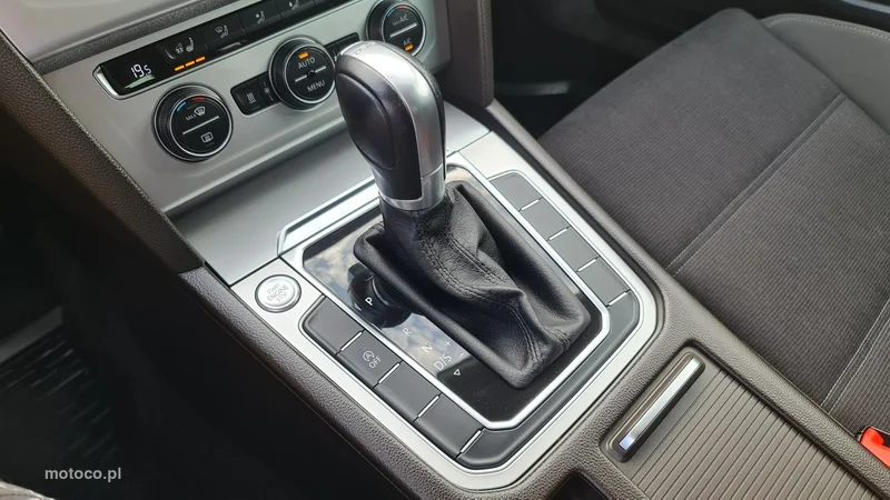 Volkswagen Passat Variant B8 25
