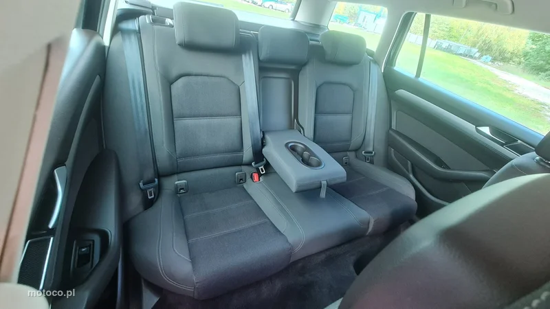 Volkswagen Passat Variant B8 10
