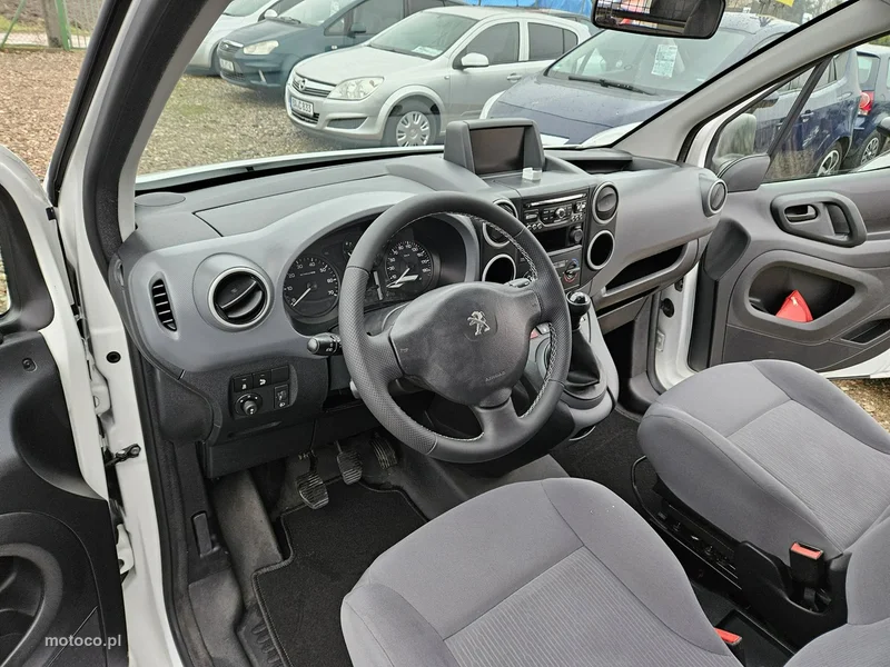 Peugeot Partner 8