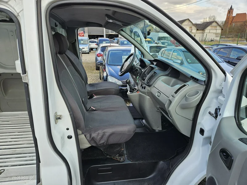 Renault Trafic 13