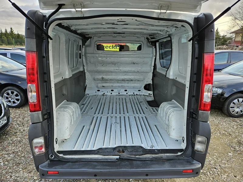 Renault Trafic 16