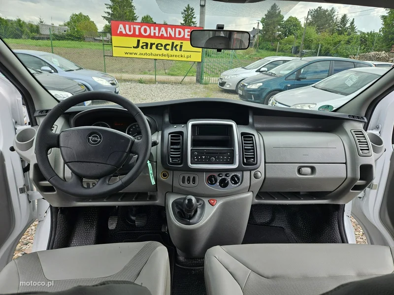 Opel Vivaro 11