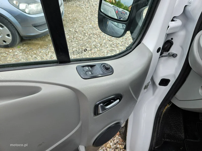 Opel Vivaro 12