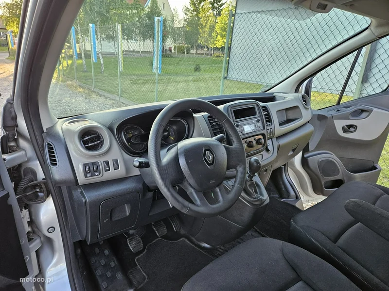 Renault Trafic 8