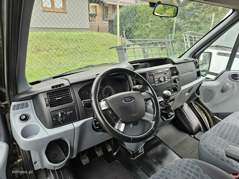 Ford Transit 8