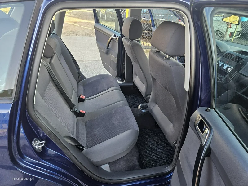 Volkswagen Polo IV 9N 11