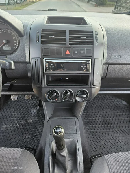Volkswagen Polo IV 9N 13