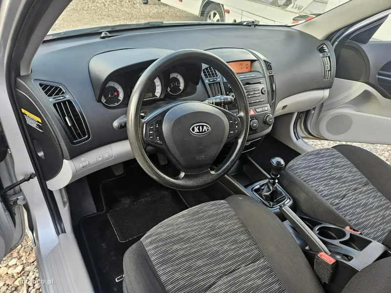 Kia Cee'd 8