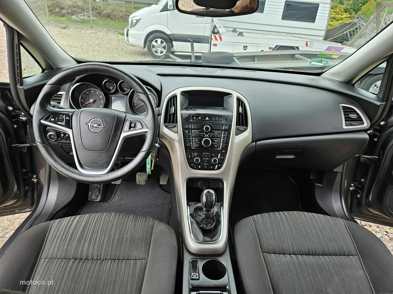 Opel Astra J 12