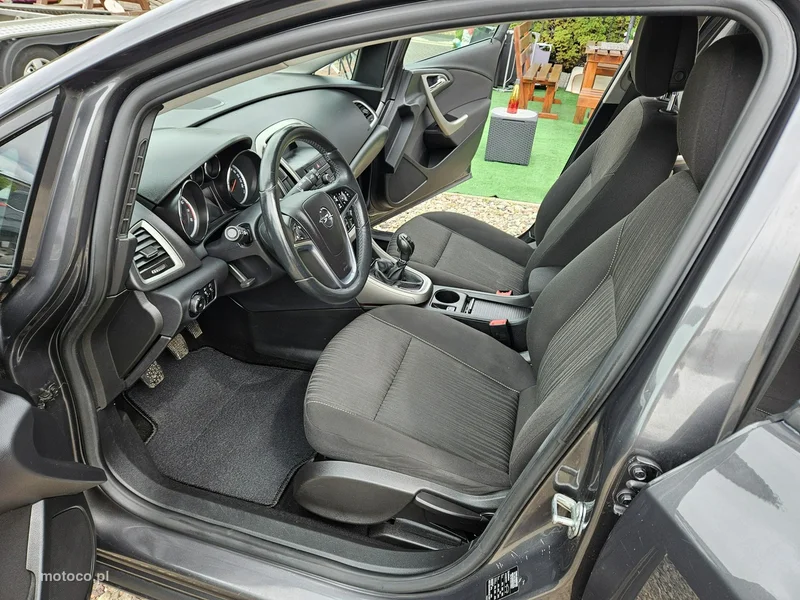 Opel Astra J 7
