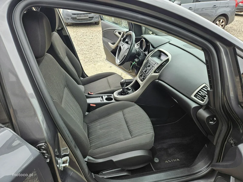 Opel Astra J 10