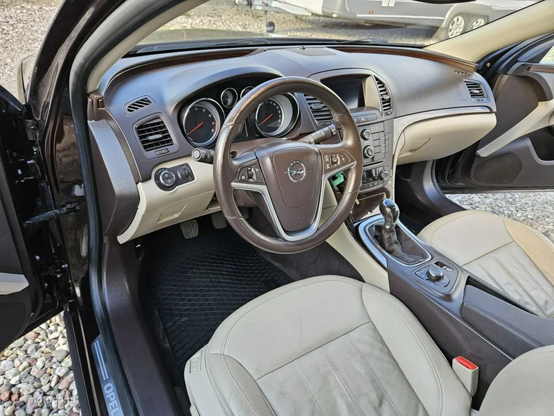 Opel Insignia A 8