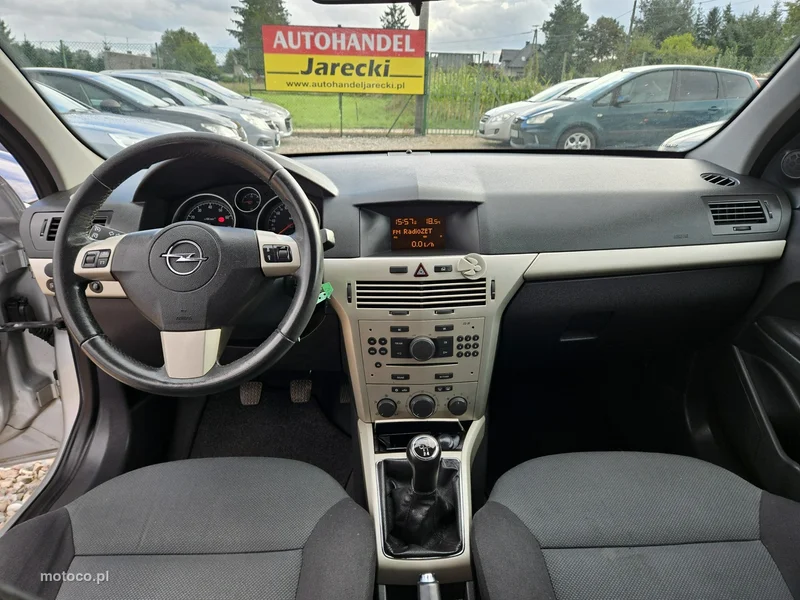 Opel Astra H 12