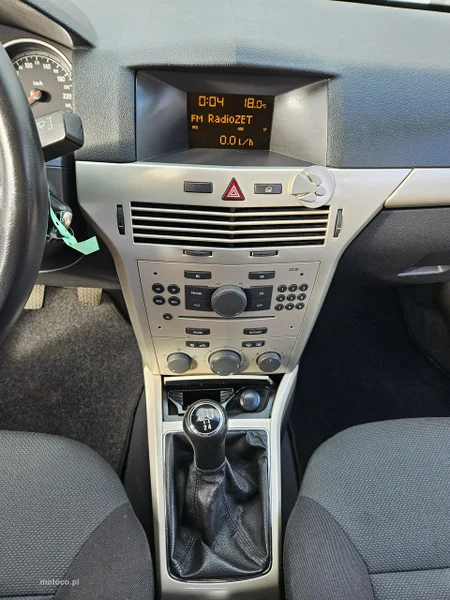 Opel Astra H 13