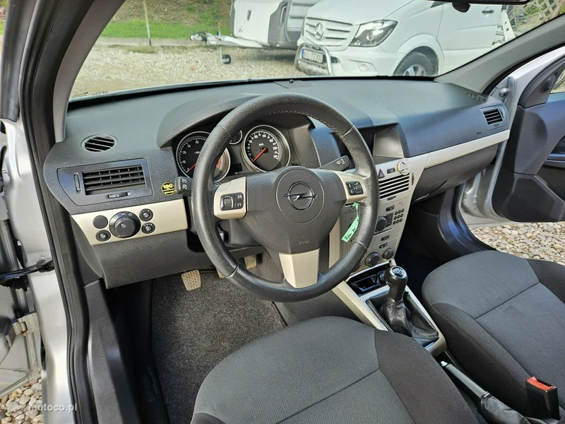 Opel Astra H 8