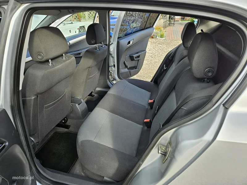 Opel Astra H 9