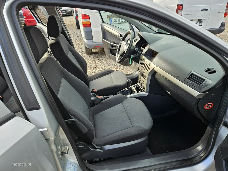Opel Astra H 10